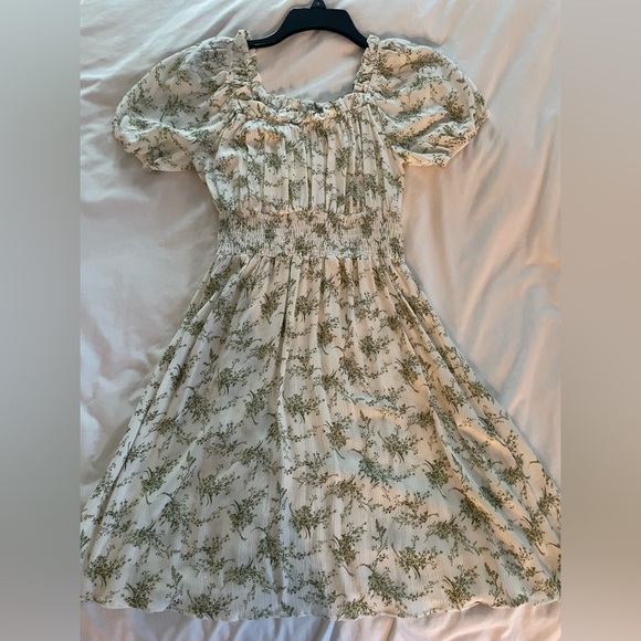 XS Paper Crane: Short Sleeve Floral Cottage Midi Sun Dress- Beige/Green Cottage - Picture 3 of 10